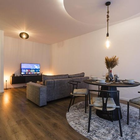 טימישוארה Apartment Near Iulius Mall With Balcony & Private Parking מראה חיצוני תמונה