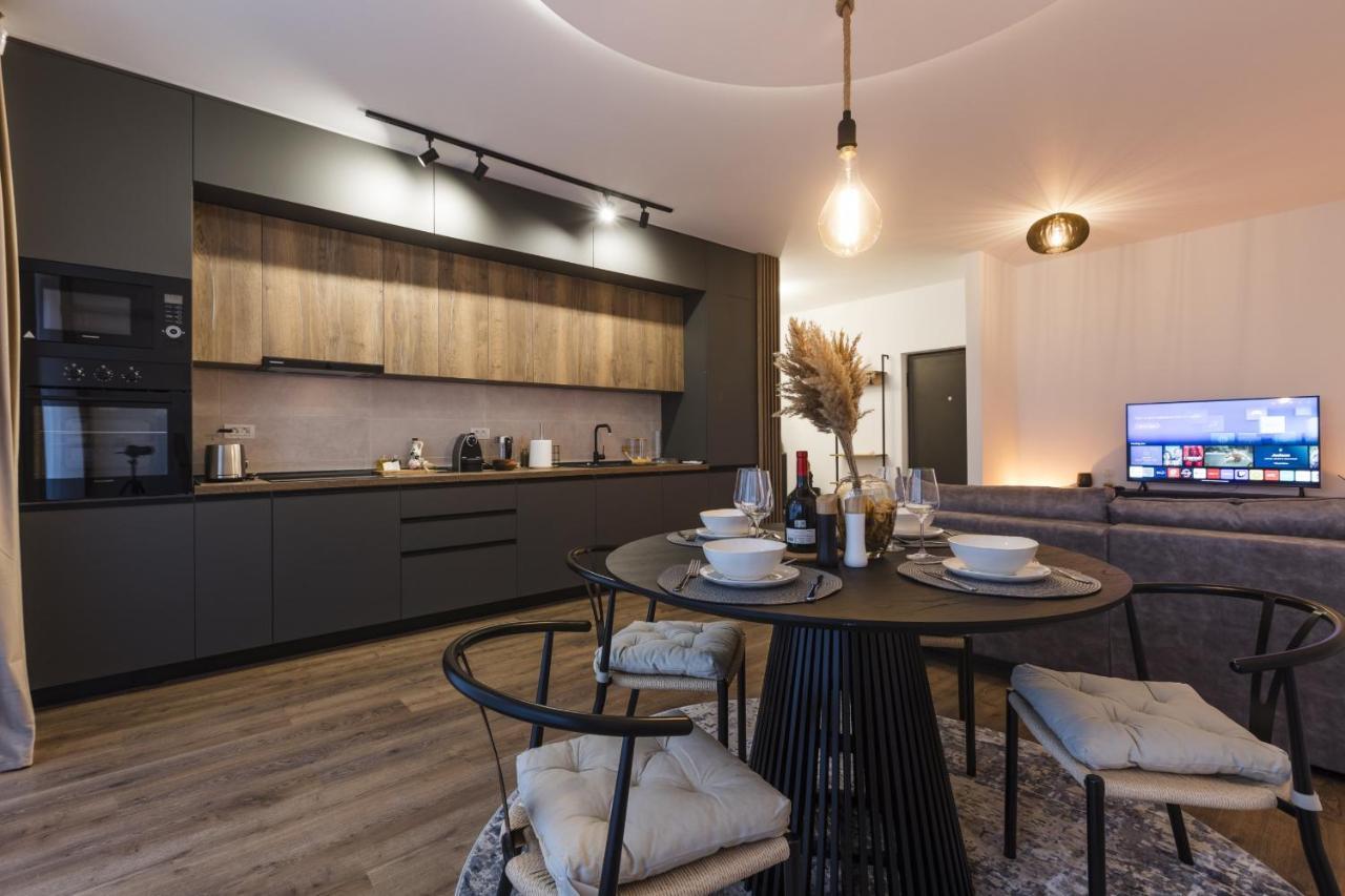 טימישוארה Apartment Near Iulius Mall With Balcony & Private Parking מראה חיצוני תמונה