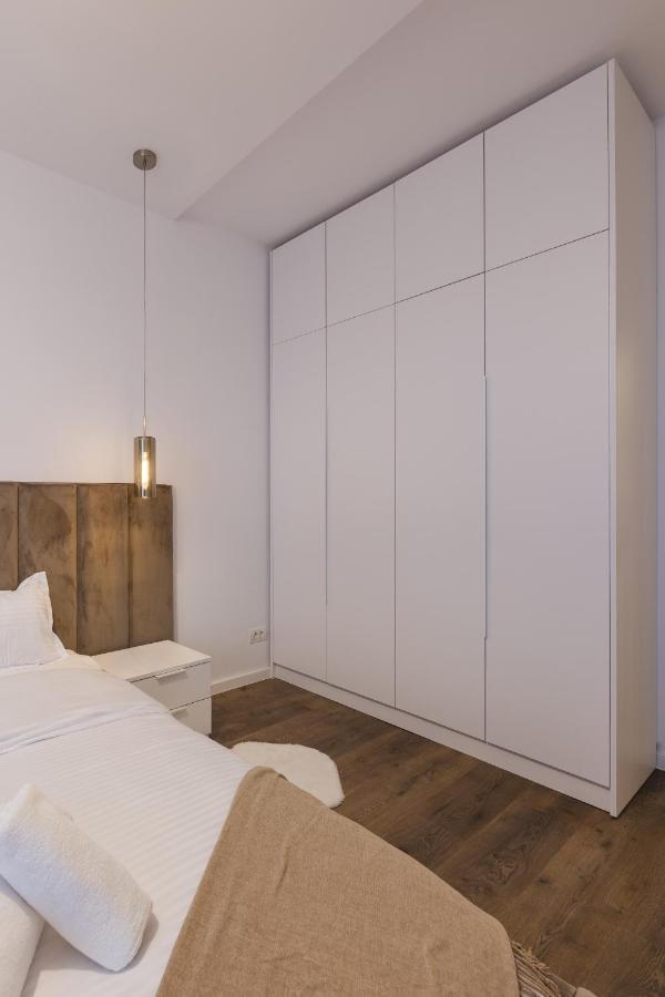 טימישוארה Apartment Near Iulius Mall With Balcony & Private Parking מראה חיצוני תמונה